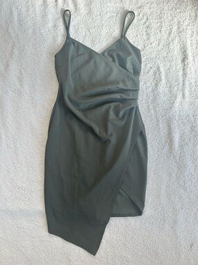 Olive green asymmetrical mini dress 🌿